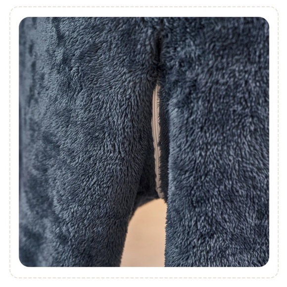 Plush onesie super warm for the winter - Picture 3 of 4